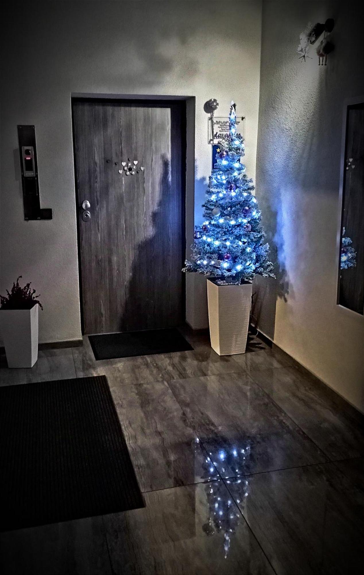 Apartmani Peyton Славонски-Брод Экстерьер фото